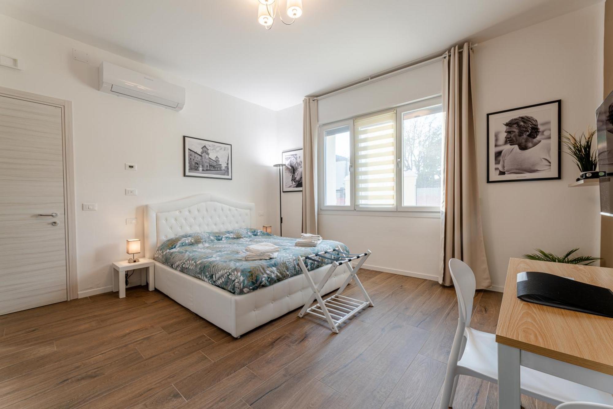Fellini Guest house *